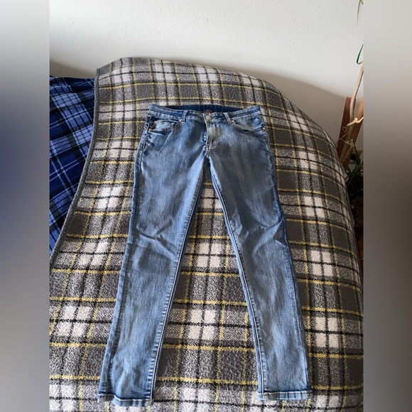 Ling Collection Women’s Blue Jeans Medium Rise Pre-Washed 5 Pockets Size 11/12 - Picture 2 of 3